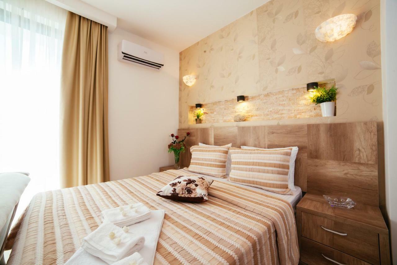 Hotel Platinum Ulcinj Buitenkant foto
