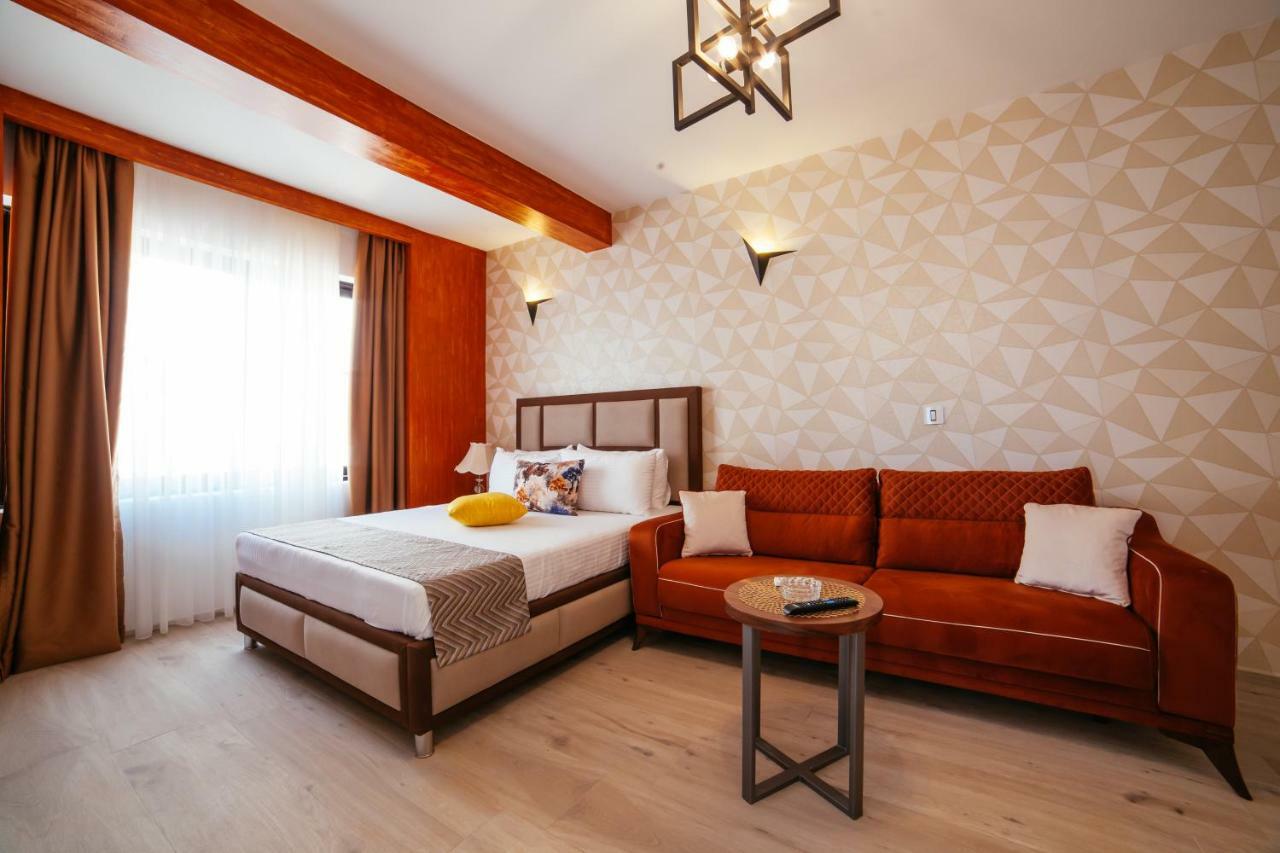 Hotel Platinum Ulcinj Buitenkant foto