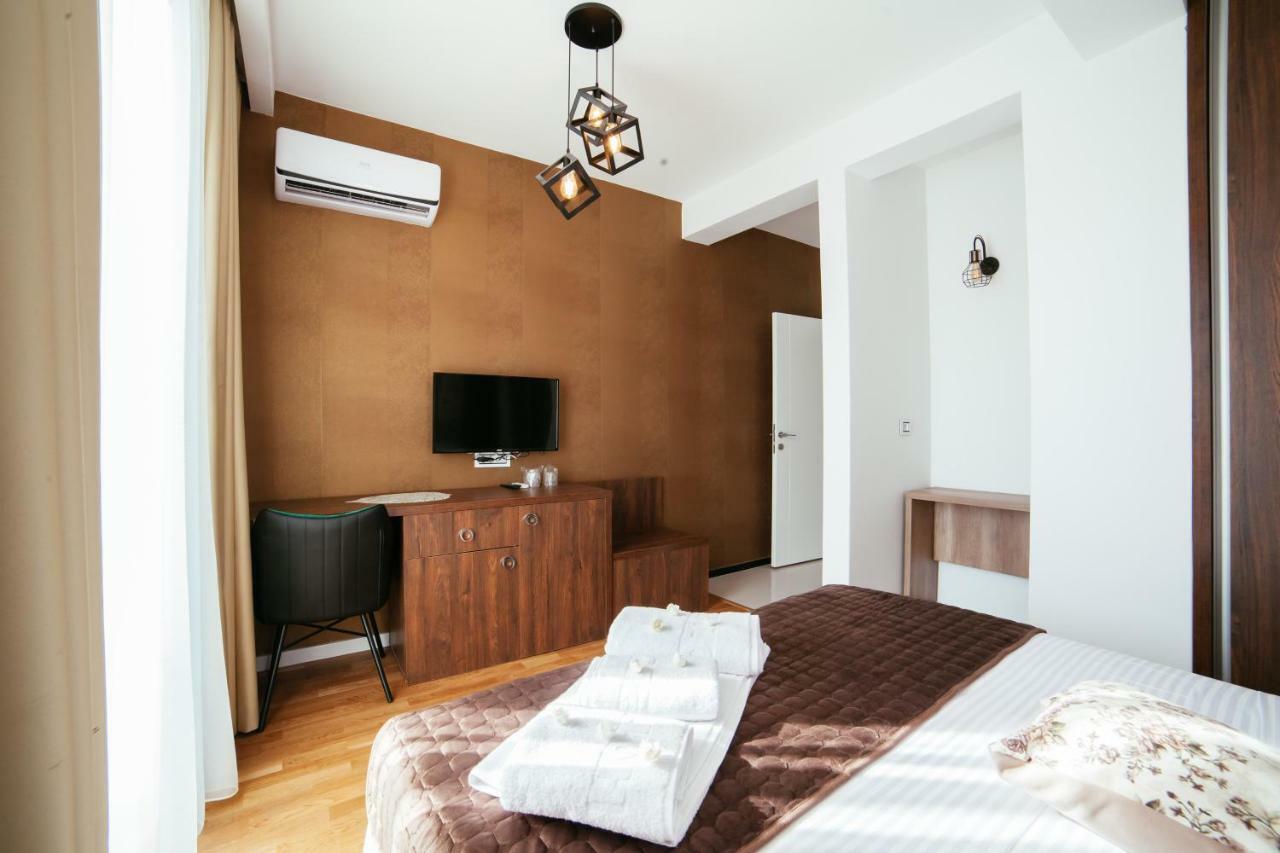 Hotel Platinum Ulcinj Buitenkant foto