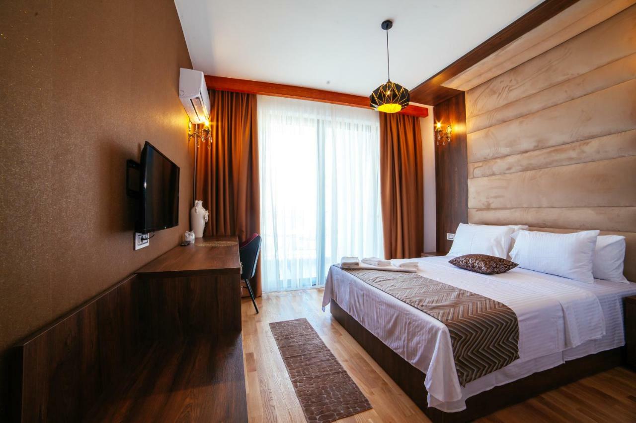 Hotel Platinum Ulcinj Buitenkant foto
