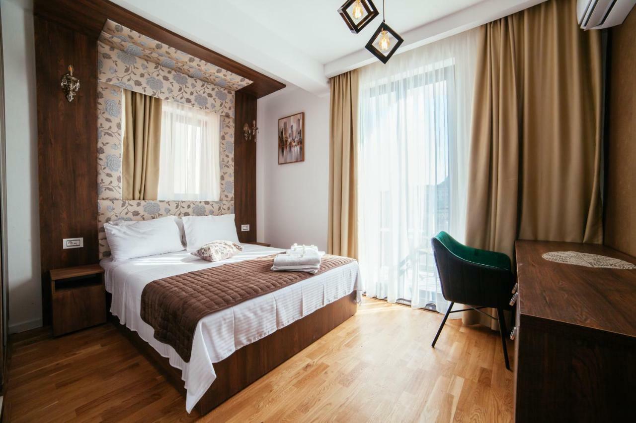 Hotel Platinum Ulcinj Buitenkant foto