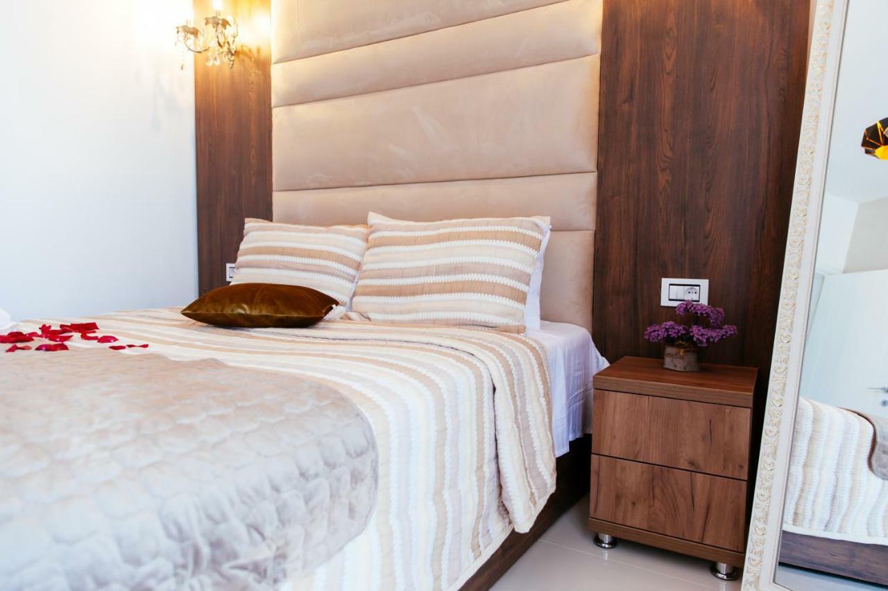 Hotel Platinum Ulcinj Buitenkant foto