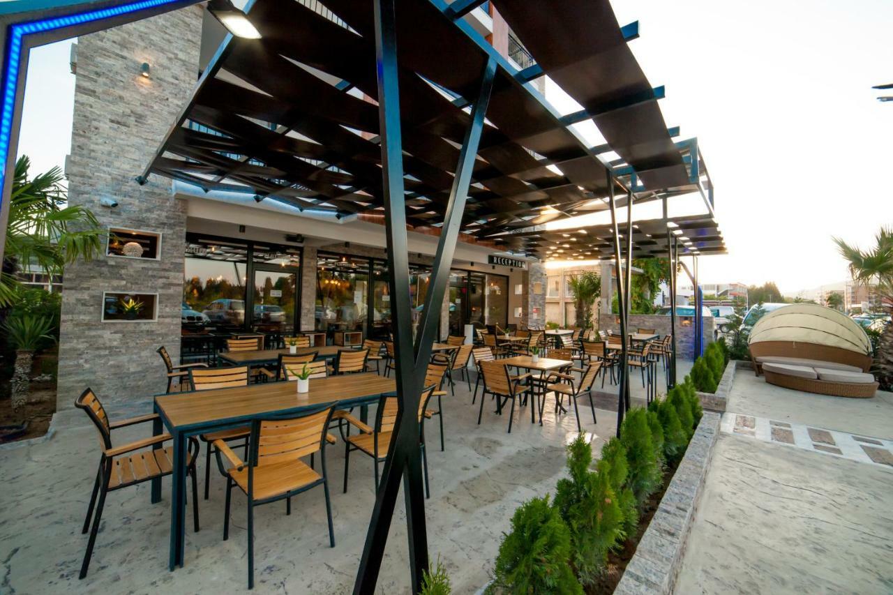 Hotel Platinum Ulcinj Buitenkant foto