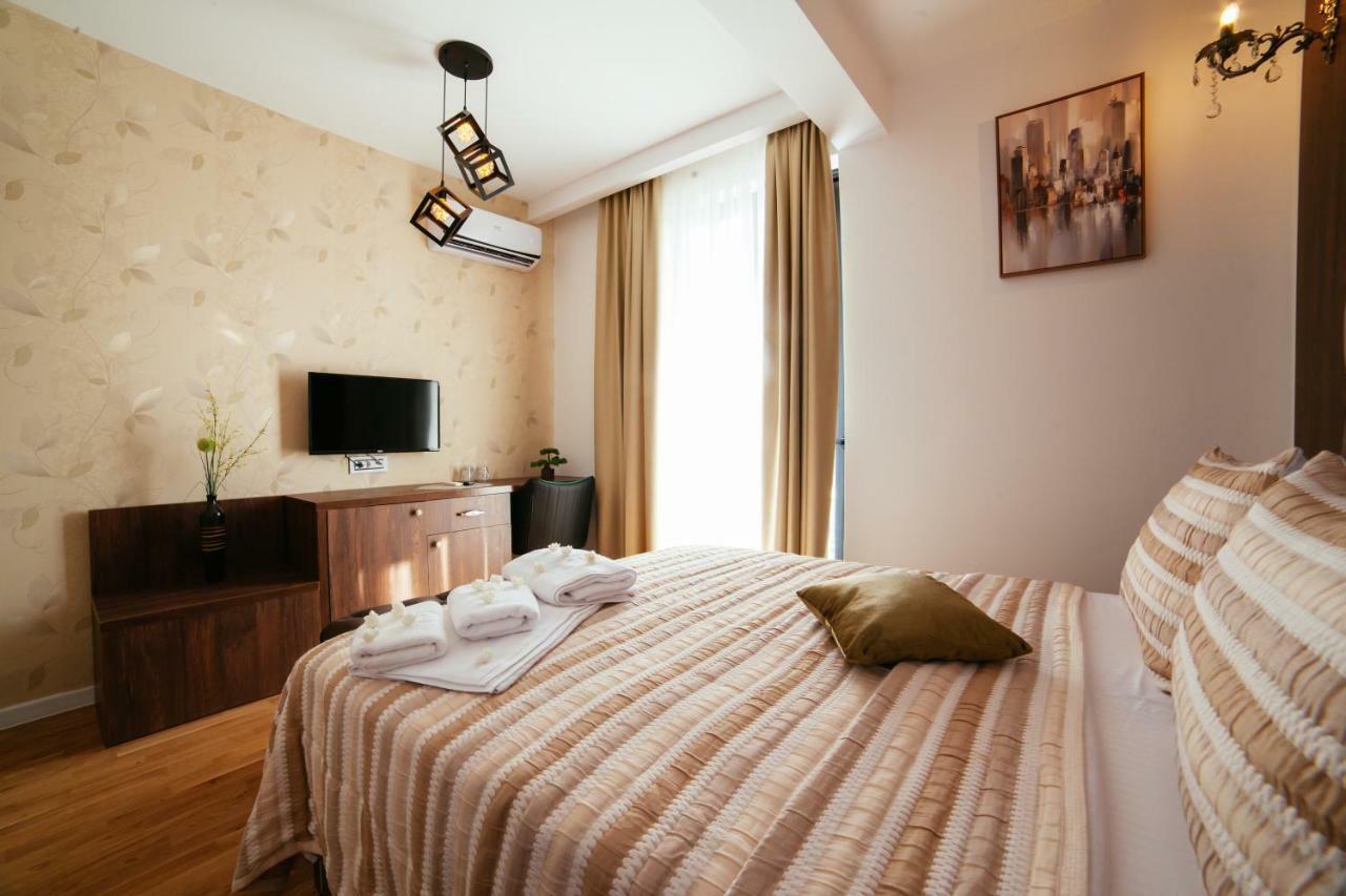 Hotel Platinum Ulcinj Buitenkant foto