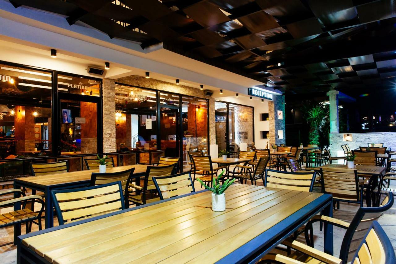 Hotel Platinum Ulcinj Buitenkant foto