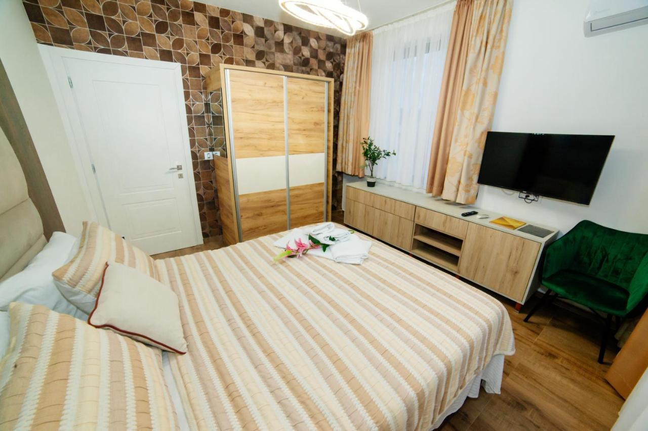 Hotel Platinum Ulcinj Buitenkant foto