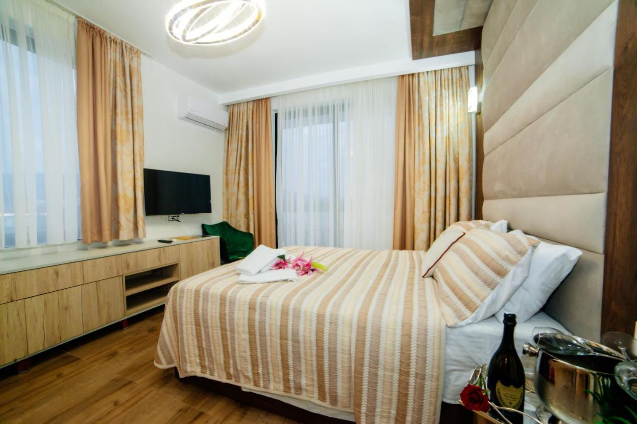 Hotel Platinum Ulcinj Buitenkant foto