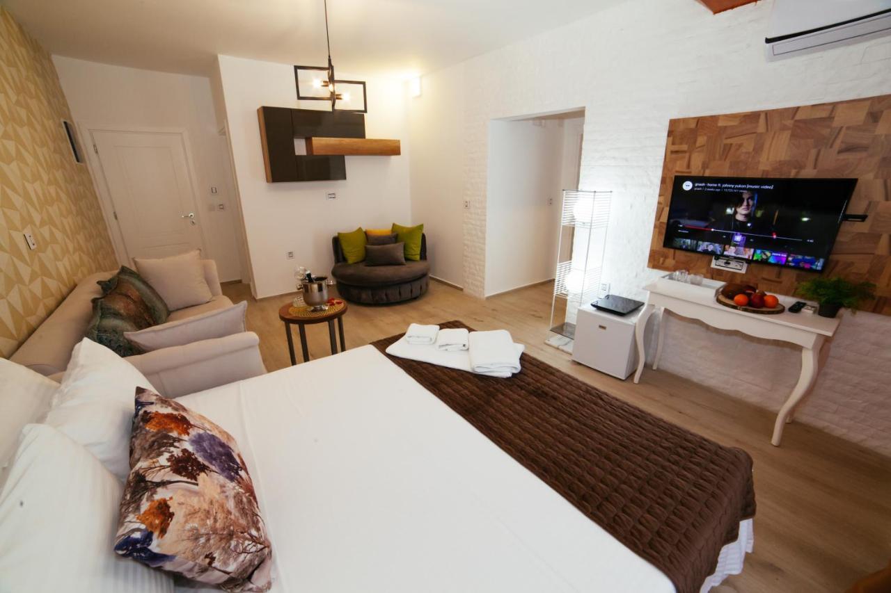 Hotel Platinum Ulcinj Buitenkant foto